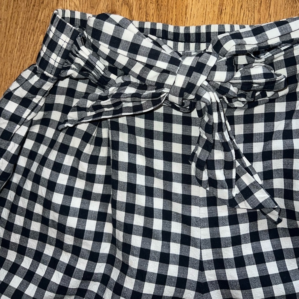 LOFT Shorts - Picture 2 of 5